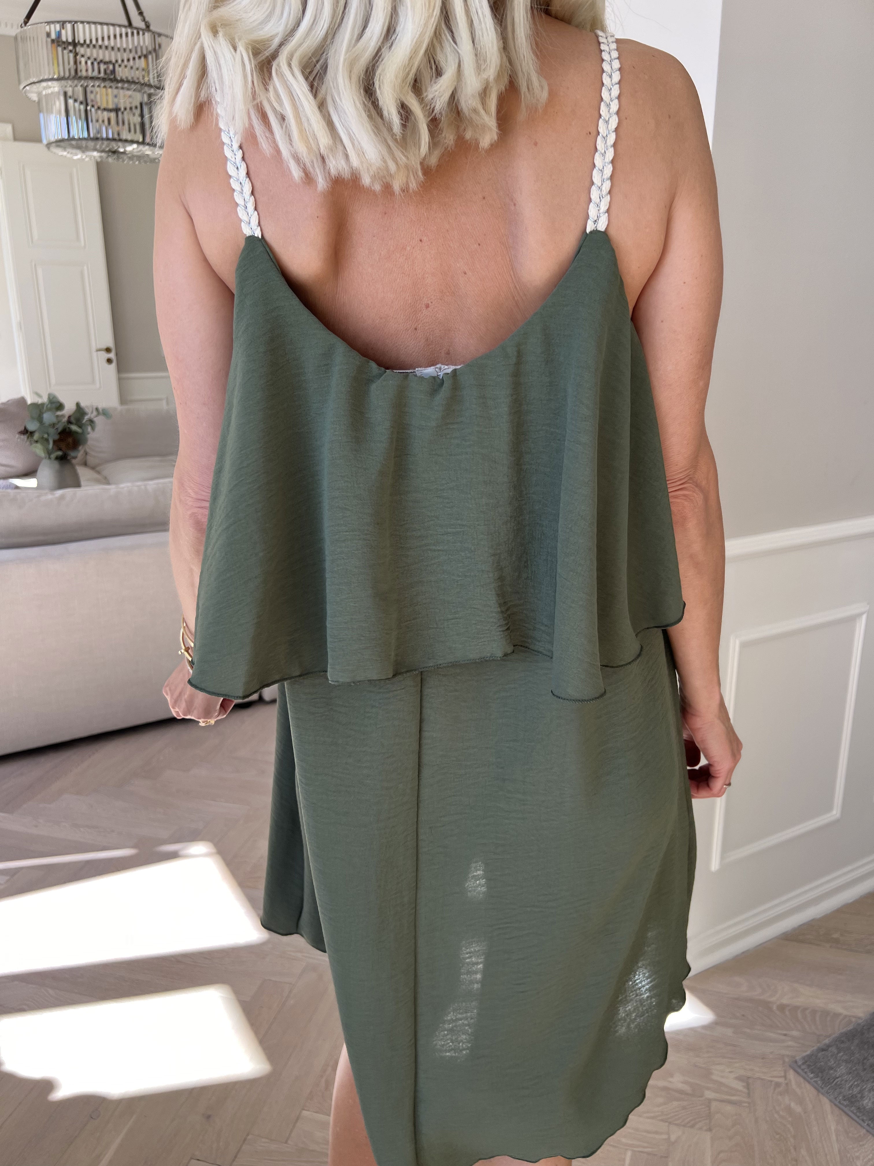 Women Dress | Sleeveless Construction Design