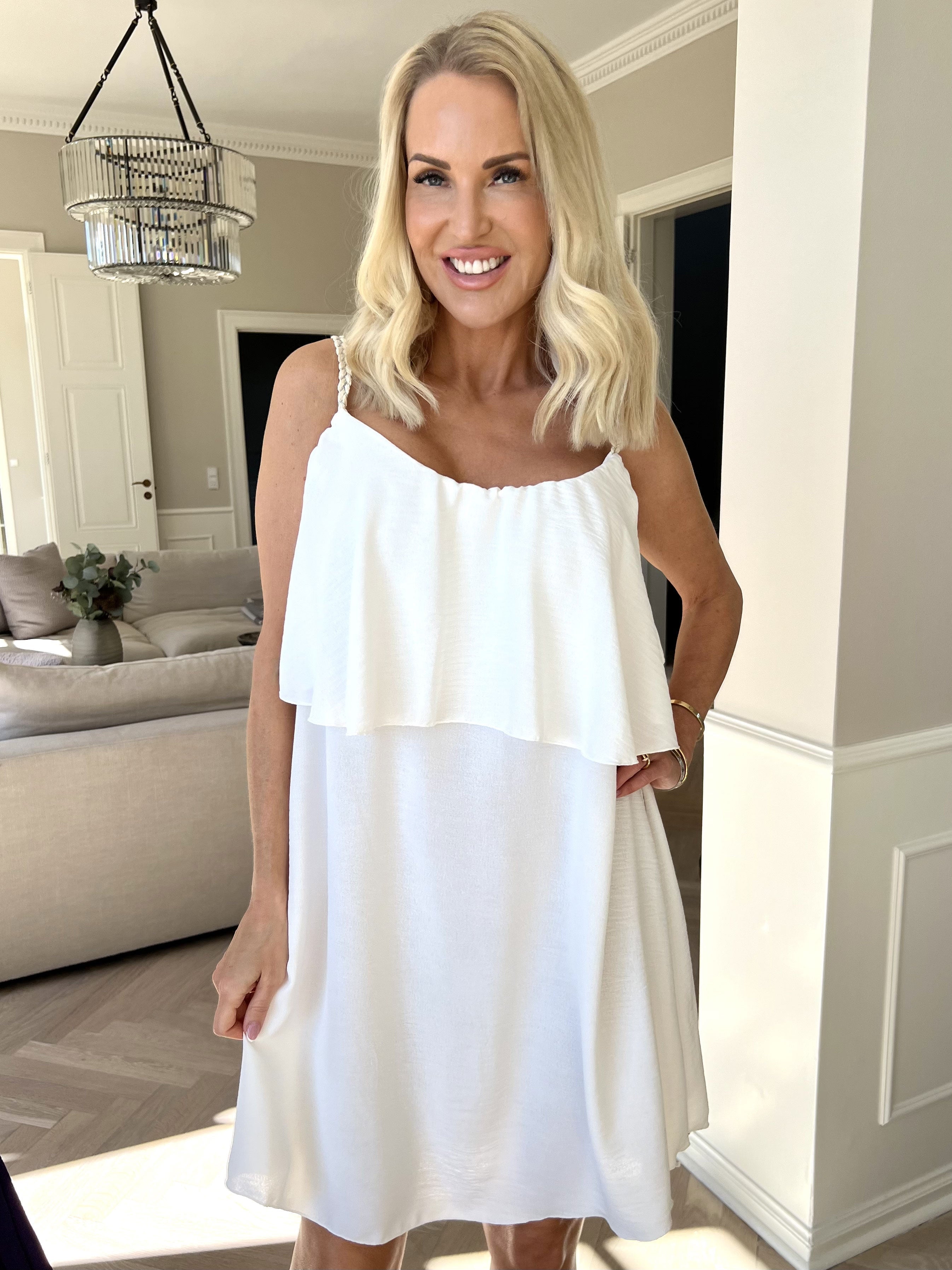 Women Dress | Sleeveless Construction Design