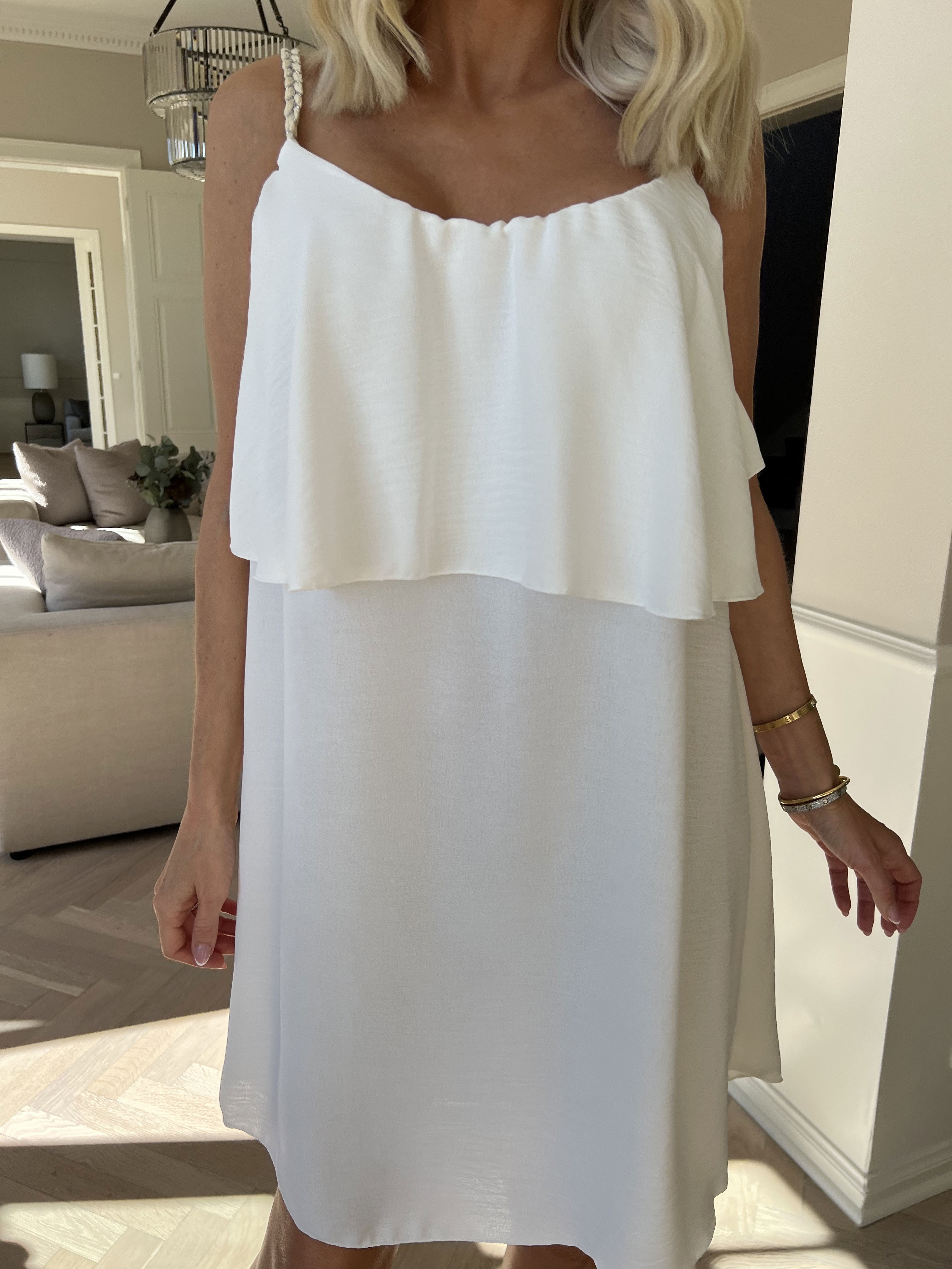 Women Dress | Sleeveless Construction Design