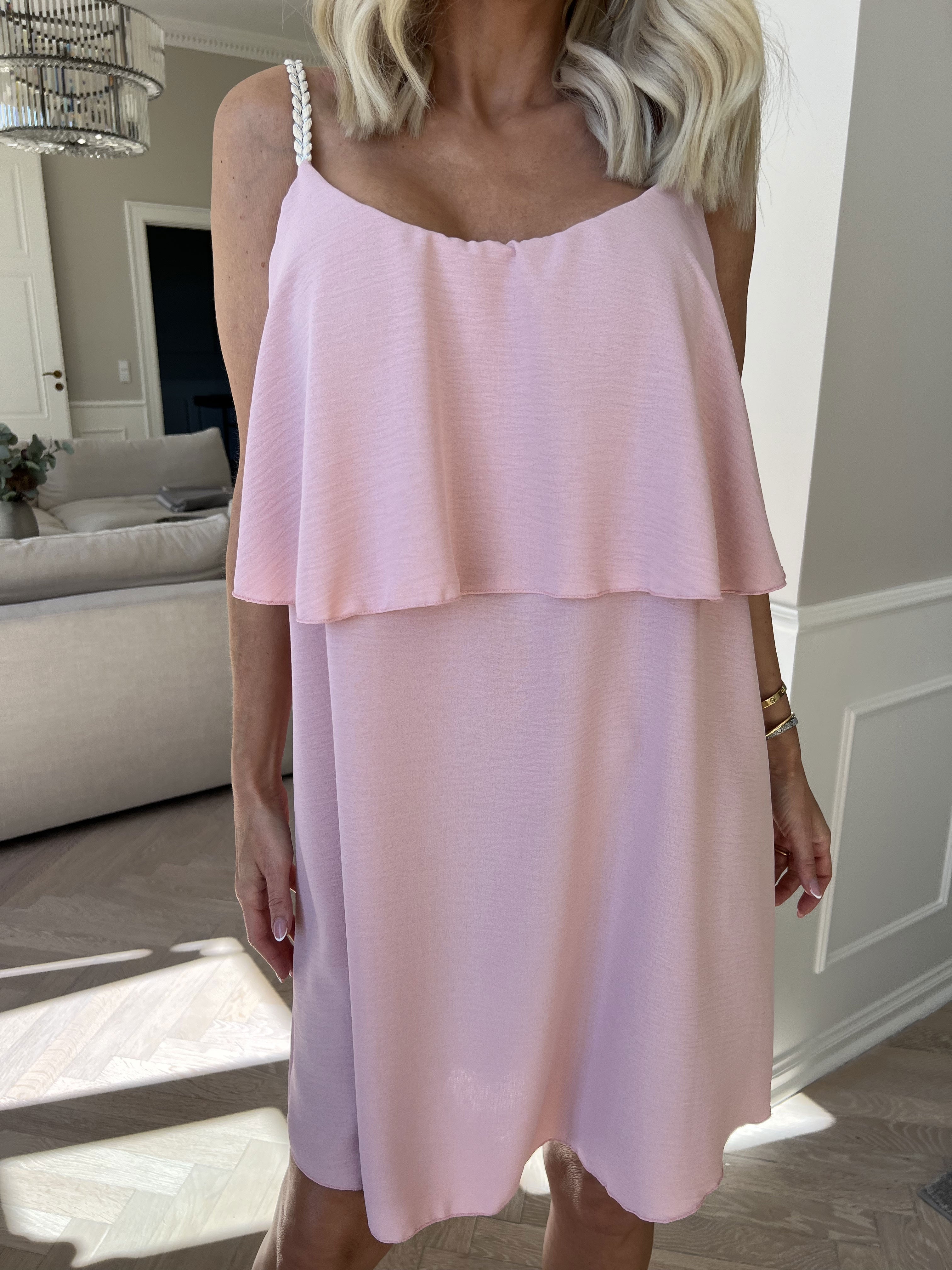 Women Dress | Sleeveless Construction Design